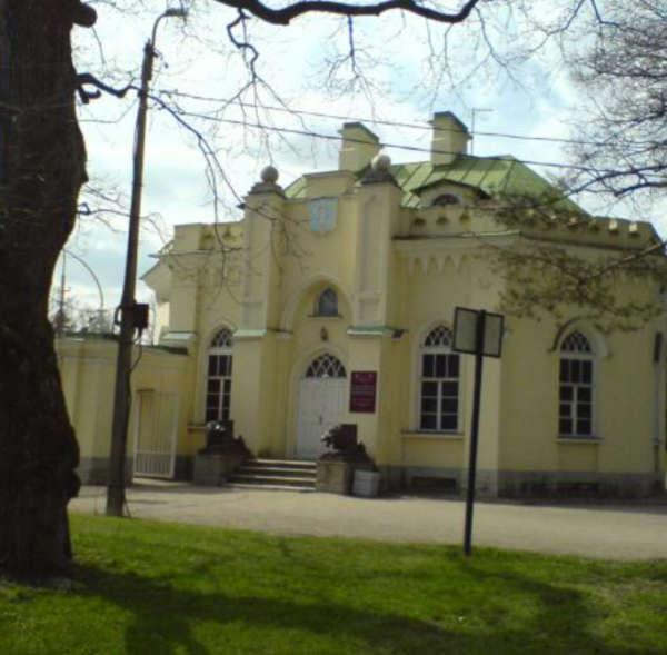 готический дом.jfif